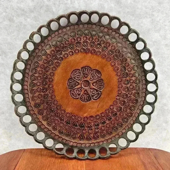 Hand Tooled Scalloped Leather Tray-Valet-Catchall from Rio De Janeiro Brazil‎ - Picture 1 of 10